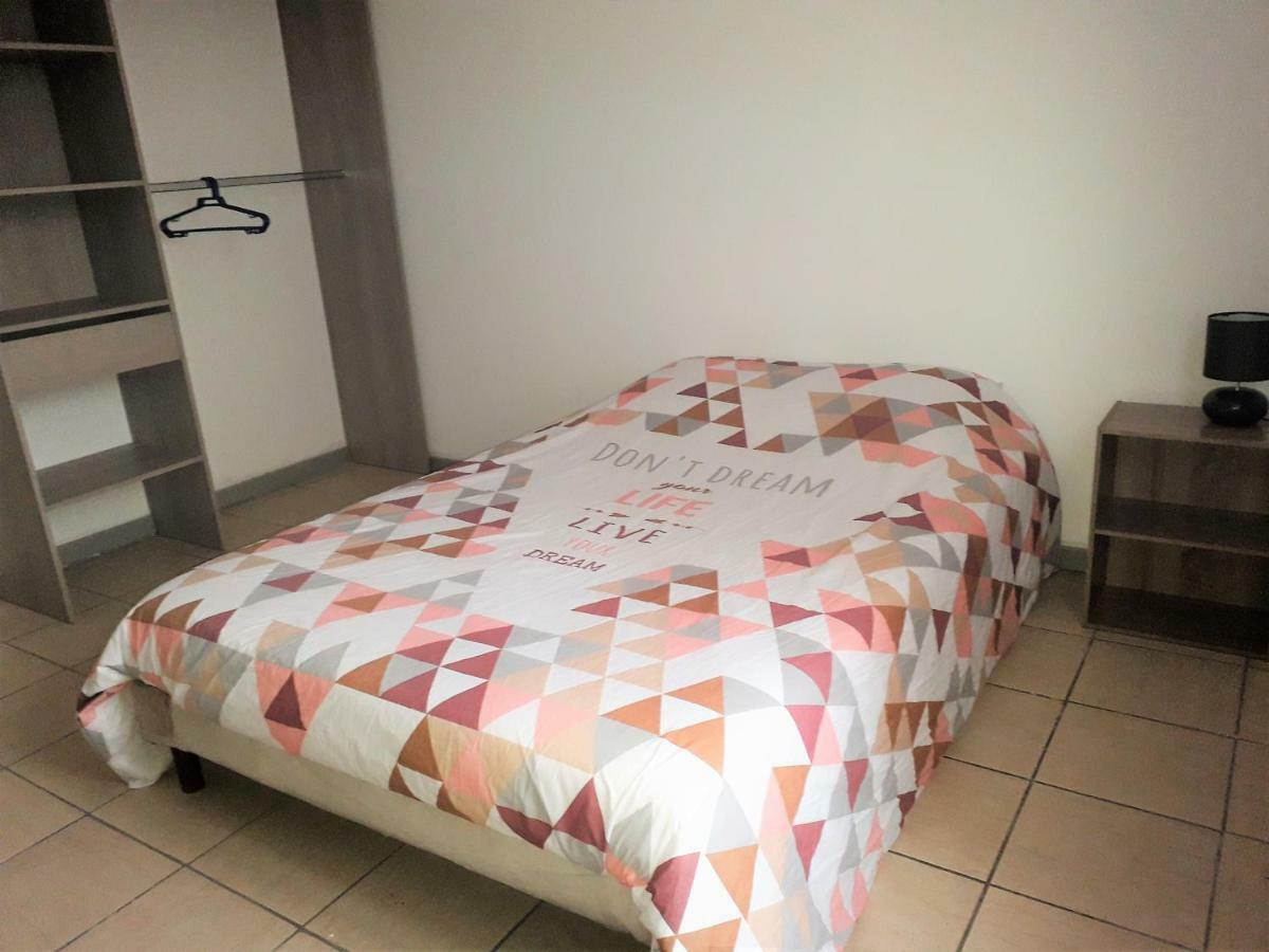 Appart Comme Chez Soi Pusignan Εξωτερικό φωτογραφία