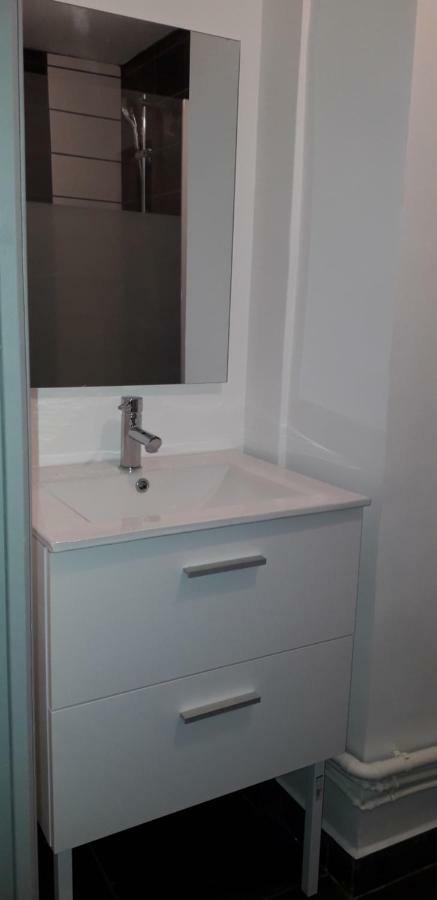Appart Comme Chez Soi Pusignan Εξωτερικό φωτογραφία